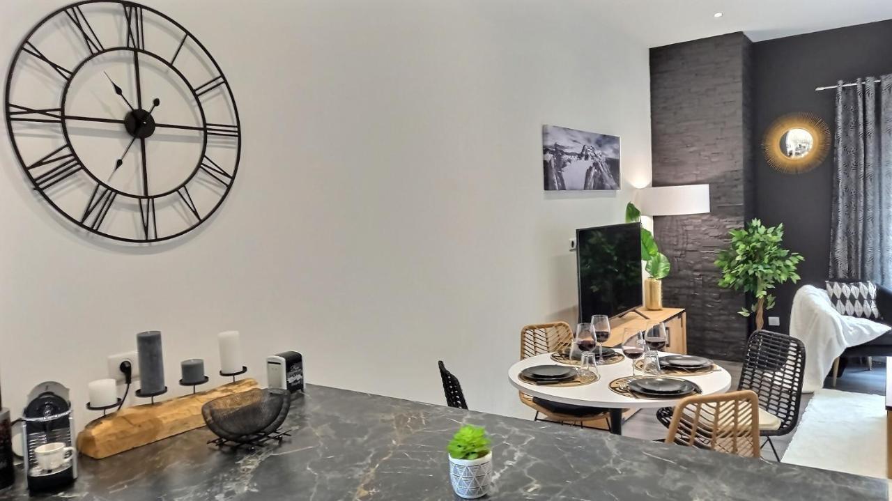 Black&White Home-By So'Serenityhome-Balcon-Parking Cluses Ngoại thất bức ảnh